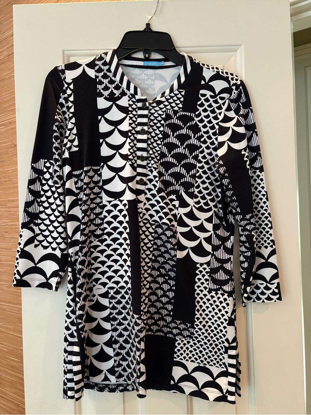 J McLaughlin Black & White Patterned Women's Tunic Top